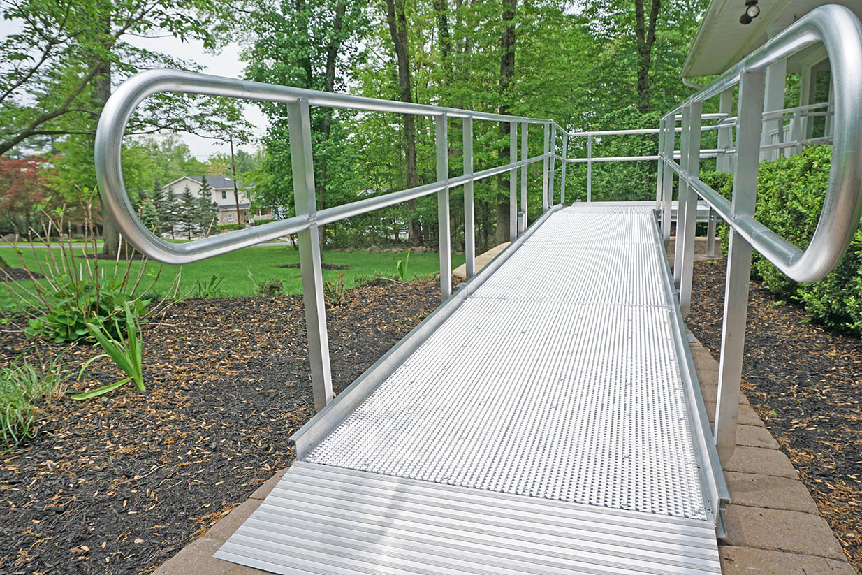 Breeze Endloop shot ADA Compliant ramp access