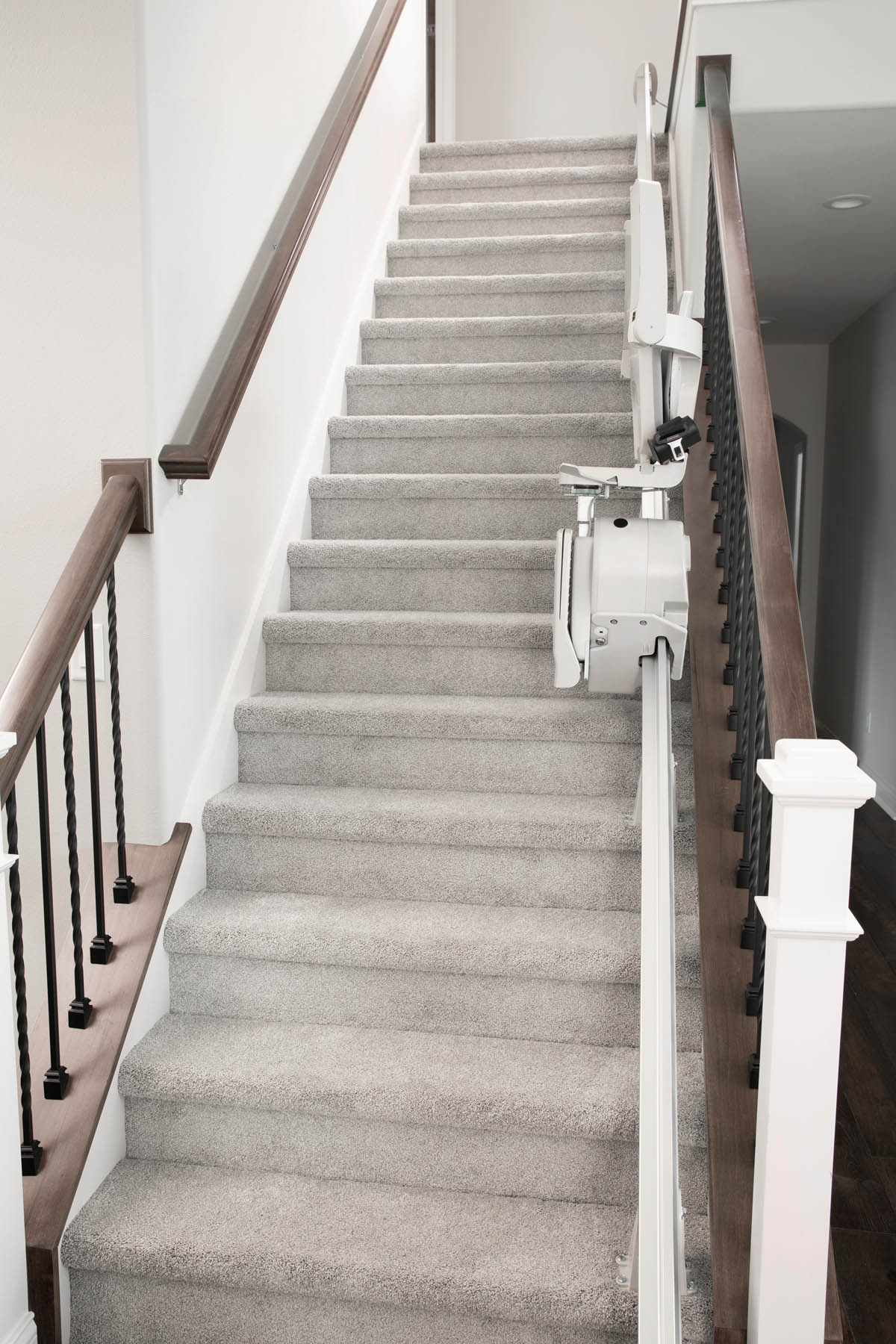 bruno-elan-folded-on-stairs